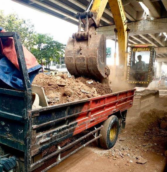 pengangkutan puing secara profesional